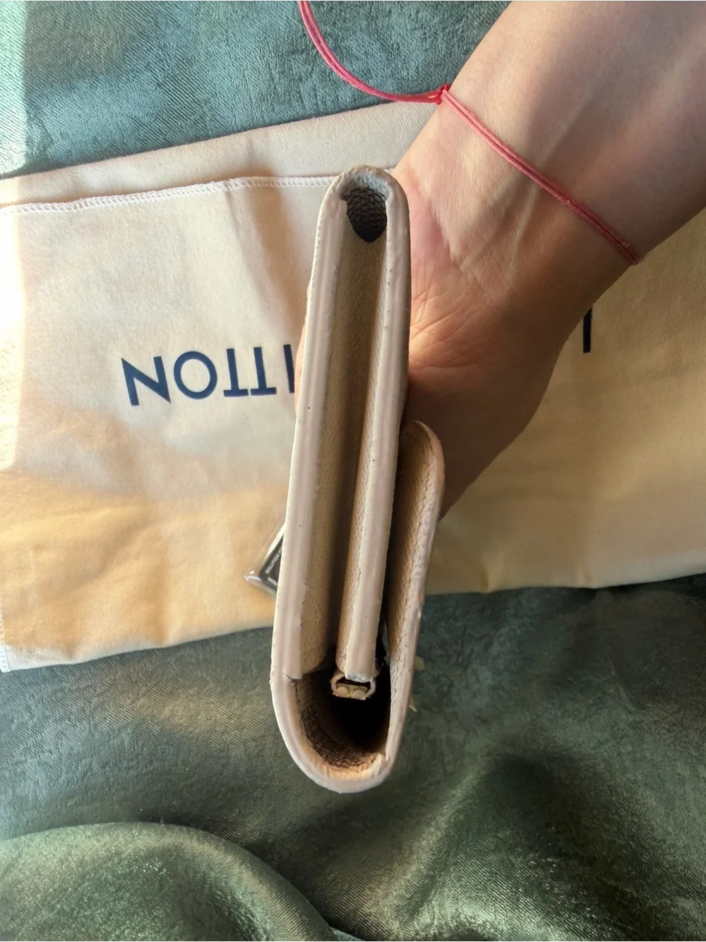 Louis Vuitton Azur Wallet (price is firm)